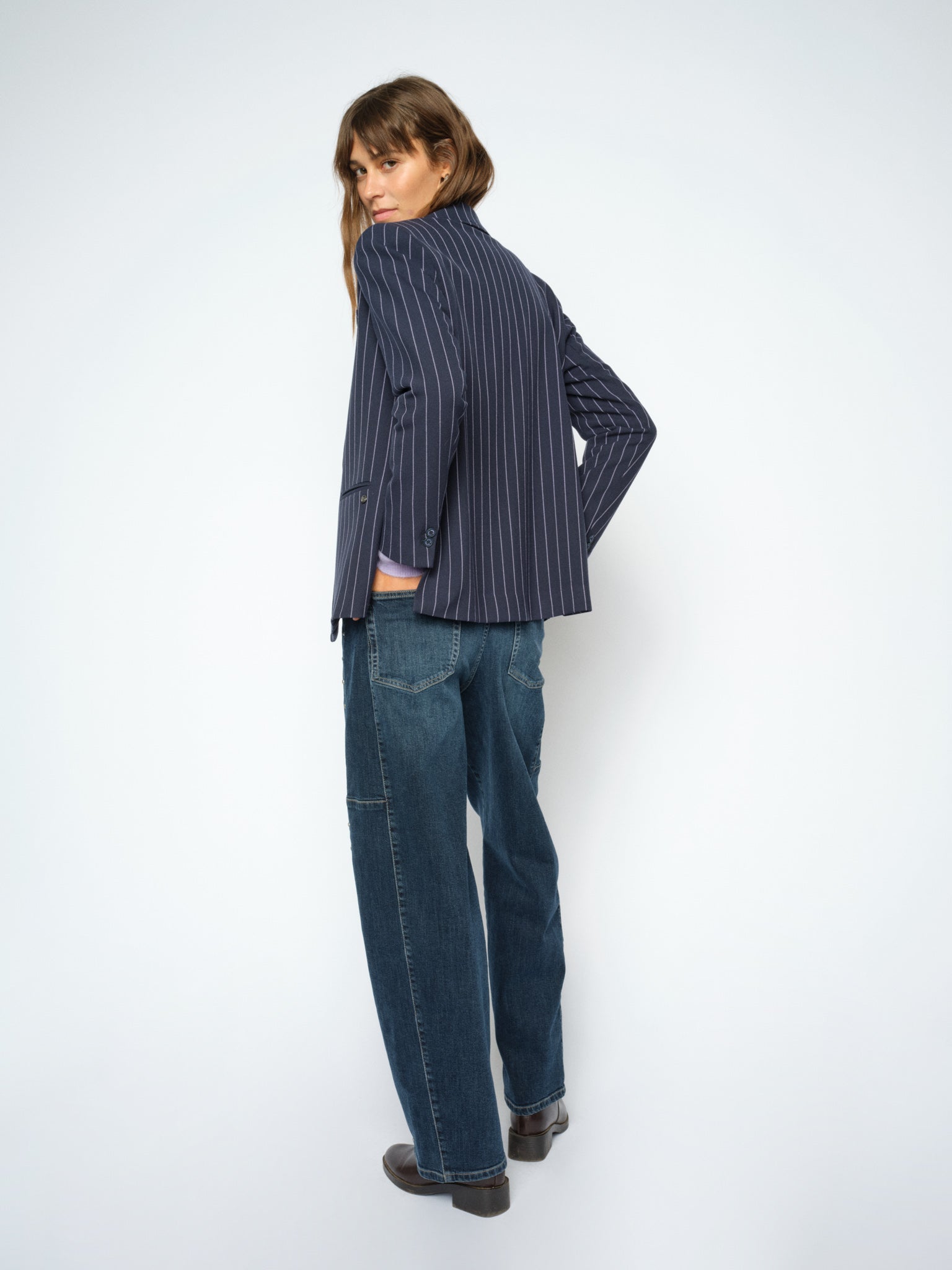 Modelshot / Dark Blue / Detail